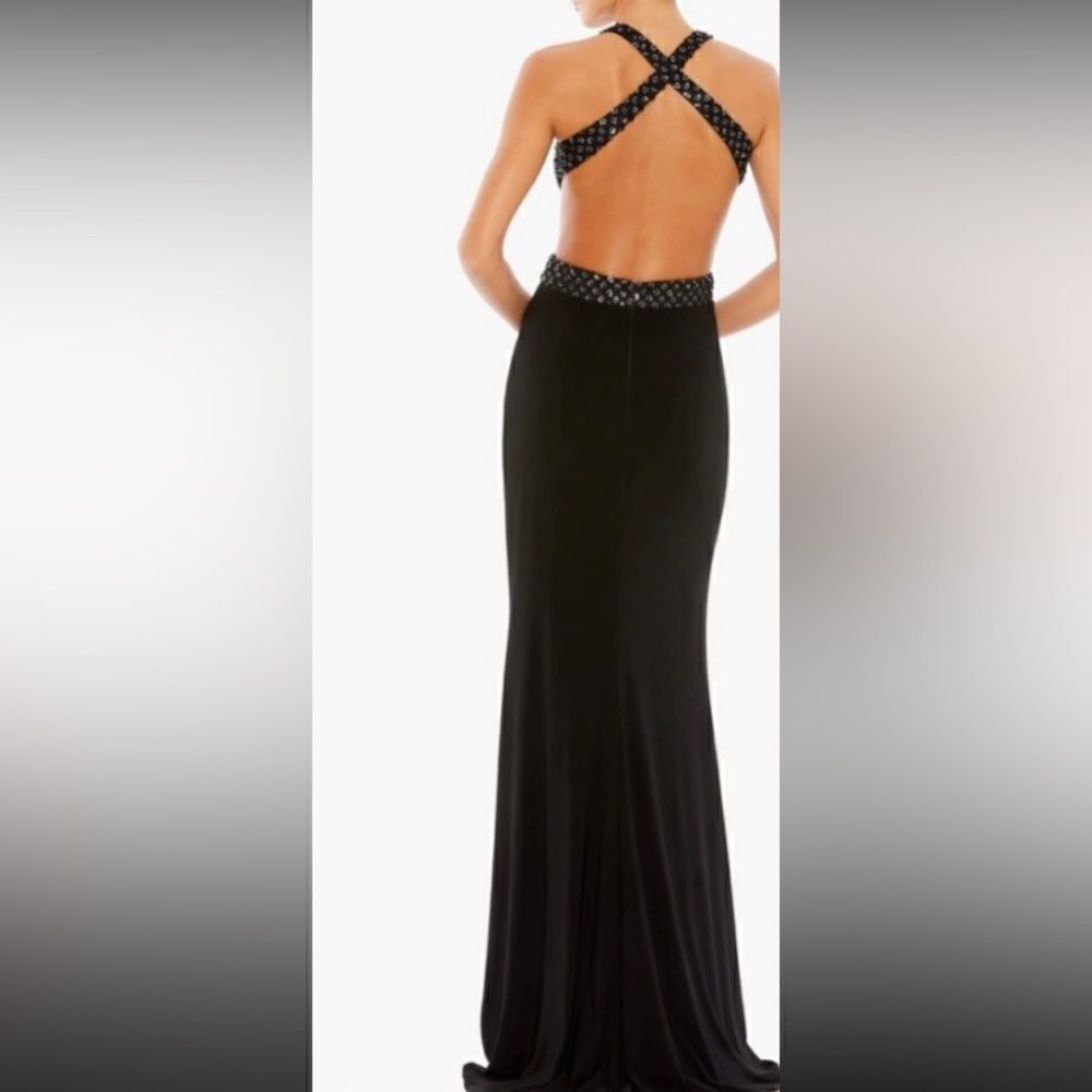NWT Mac Duggal Black Floral Sequin Criss
Cross Bodice Side Slit Gown Size 6 - Picture 6 of 15